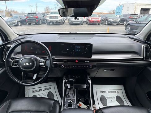 Used 2024 Kia Sorento S image 15