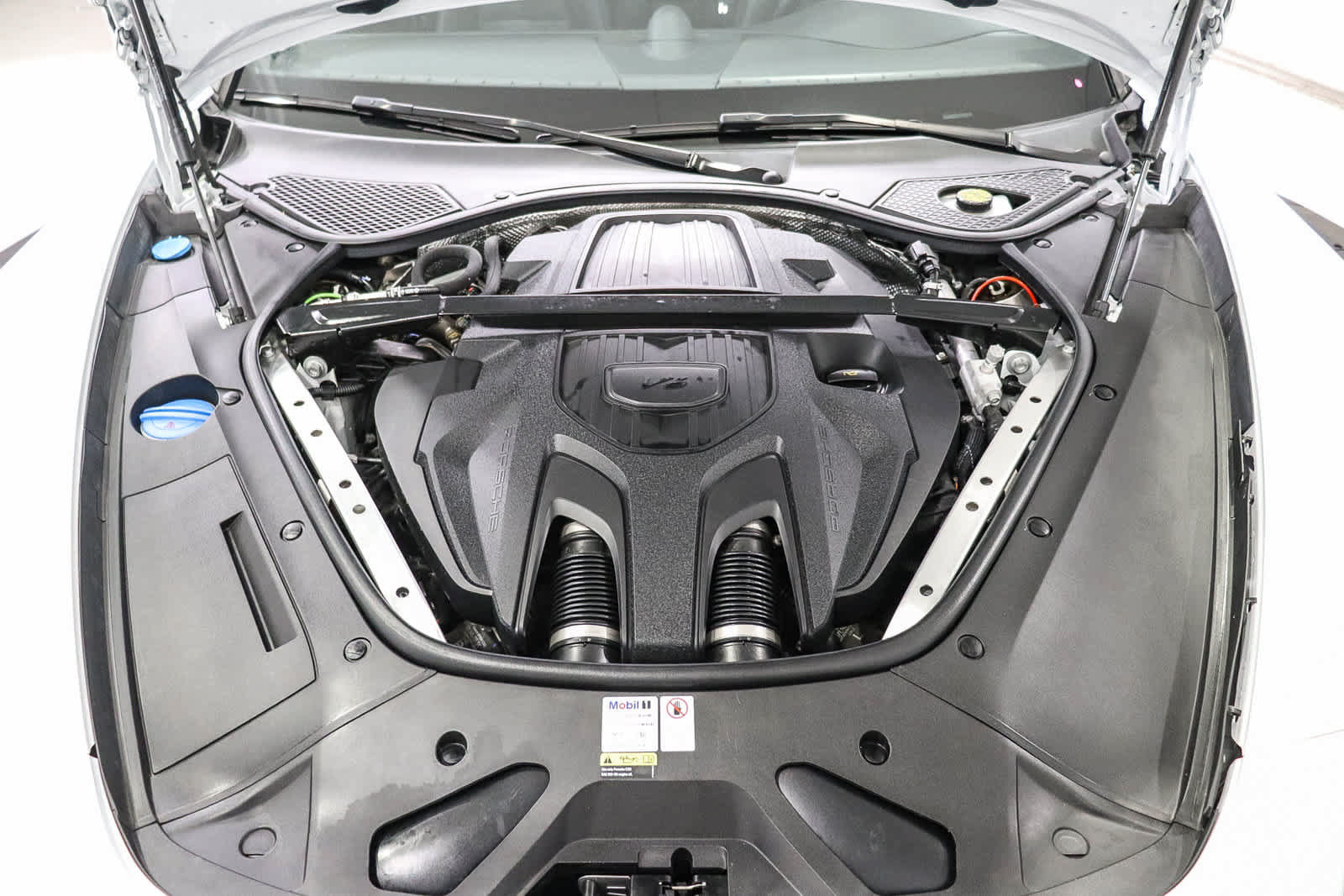 Used 2022 Porsche Panamera RWD image 36