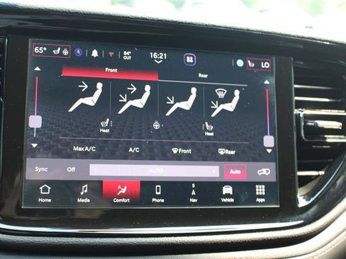 Used 2025 Dodge Durango GT AWD/4WD image 17