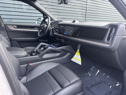 New 2026 Porsche Cayenne AWD/4WD image 21