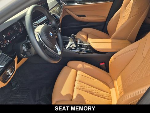 Used 2023 BMW 530i xDrive w/ Convenience Package AWD/4WD image 18