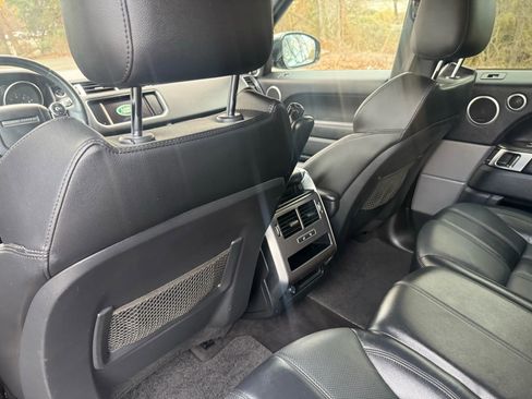 Used 2016 Land Rover Range Rover Sport SE image 19