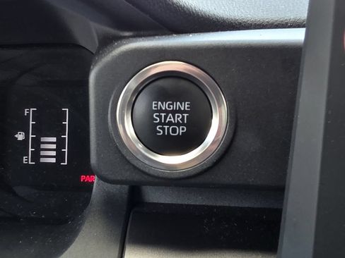 Used 2025 Toyota 4Runner SR5 AWD/4WD image 35