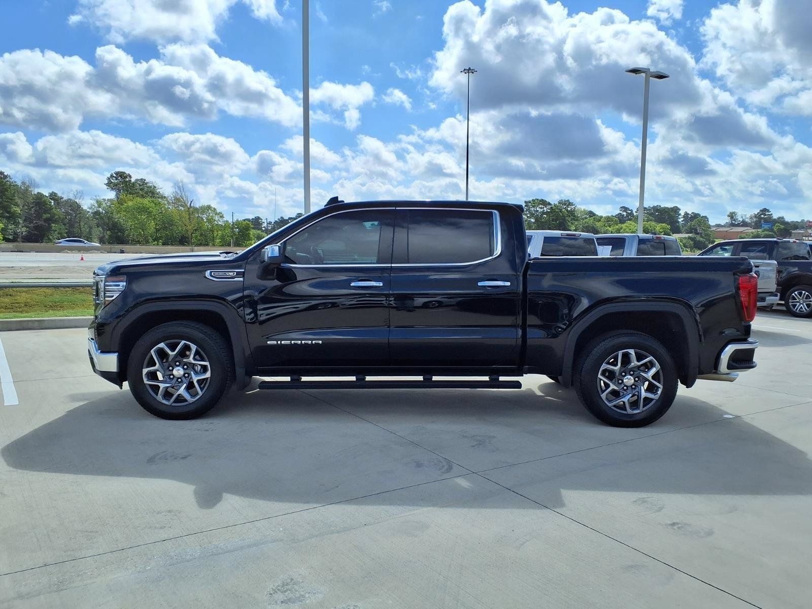 Used 2022 GMC Sierra 1500 SLT w/ SLT Convenience Package RWD image 8