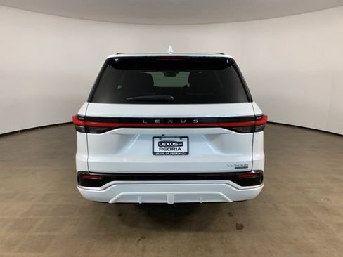 Used 2026 Lexus TX 500h AWD w/ Technology Package image 10