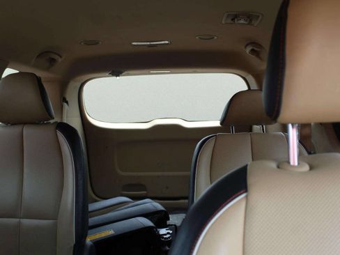 Used 2015 Kia Sedona EX w/ EX Premium Package FWD image 9
