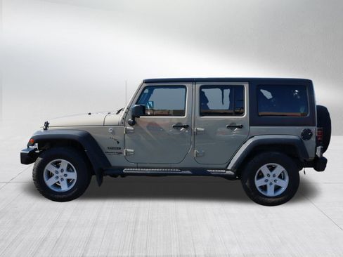 Used 2018 Jeep Wrangler Unlimited Sport w/ Mopar Black Appearance Group AWD/4WD image 4