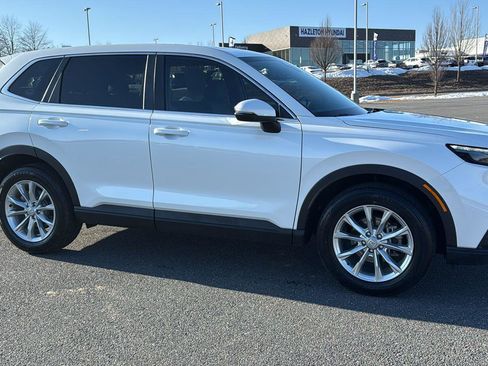 Used 2024 Honda CR-V EX image 3