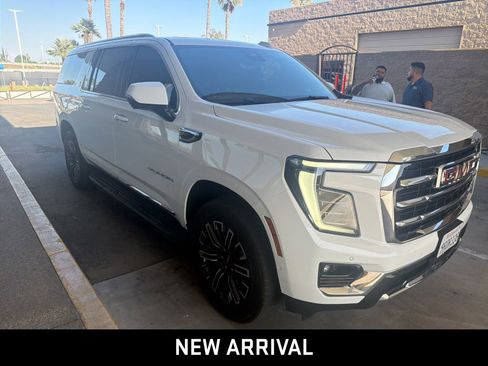 Used 2025 GMC Yukon XL Elevation w/ Technology Package RWD image 3