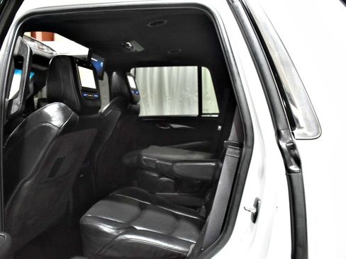 Used 2016 Cadillac Escalade Platinum AWD/4WD image 21