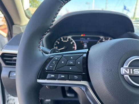 New 2025 Nissan Altima 2.5 SR image 15