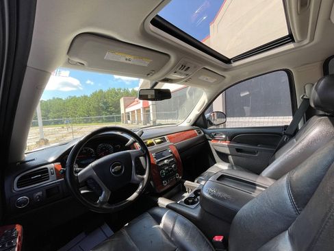 Used 2014 Chevrolet Tahoe LT w/ Luxury Package RWD image 37