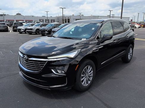 Used 2023 Buick Enclave Essence w/ LPO, Floor Liner Package FWD image 3