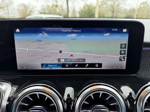 Used 2022 Mercedes-Benz GLB 250 4MATIC image 24