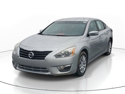 Used 2015 Nissan Altima 2.5 S w/ Power Driver Seat Package image 2