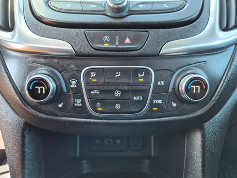 Used 2024 Chevrolet Equinox LT FWD image 28