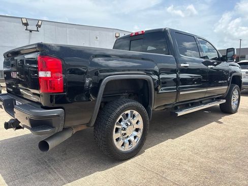 Used 2016 GMC Sierra 2500 Denali w/ Duramax Plus Package AWD/4WD image 4