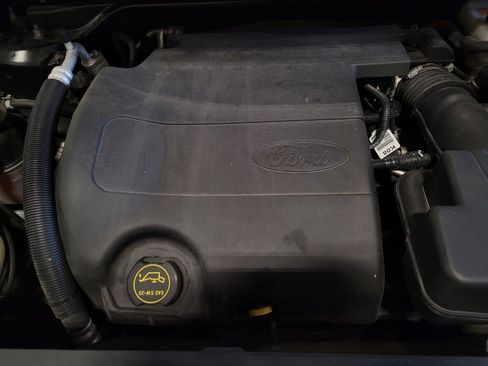 Used 2017 Ford Explorer XLT w/ Equipment Group 202A AWD/4WD image 30