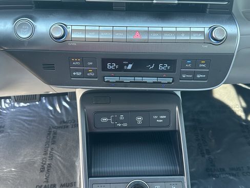 Used 2024 Hyundai Kona SEL FWD image 31