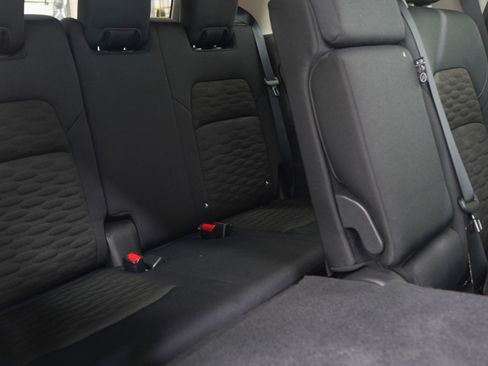 Used 2025 Nissan Pathfinder SV AWD/4WD image 13