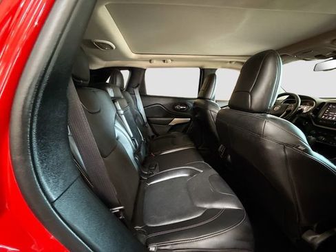 Used 2018 Jeep Cherokee Limited AWD/4WD image 28