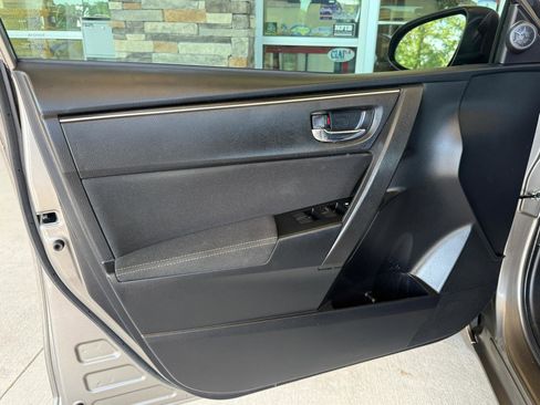 Used 2019 Toyota Corolla LE FWD image 8
