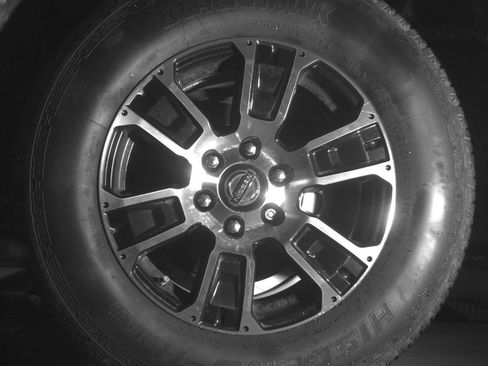 Used 2021 Nissan Titan SV w/ SV Convenience Package RWD image 11