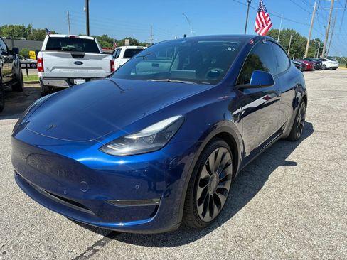 Used 2022 Tesla Model Y Performance AWD/4WD image 2