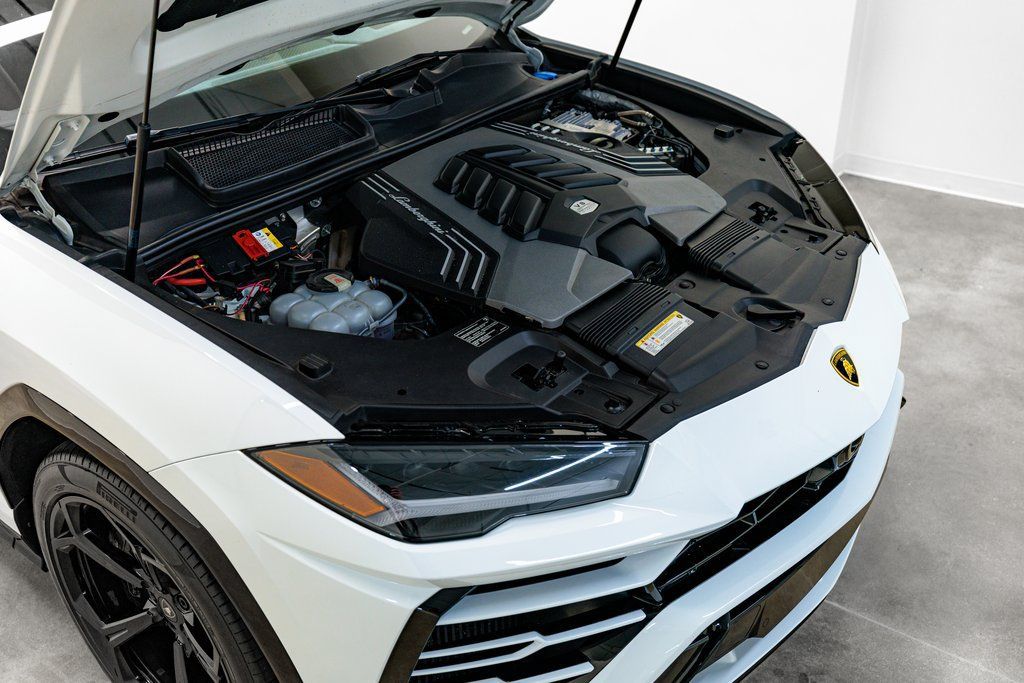 Used 2021 Lamborghini Urus AWD/4WD image 39
