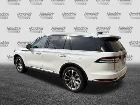Used 2025 Lincoln Aviator Reserve AWD/4WD image 8