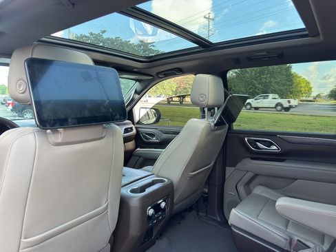 Used 2023 GMC Yukon XL SLT RWD image 18