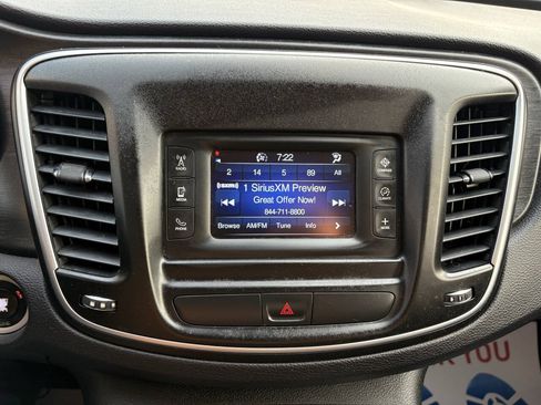 Used 2015 Chrysler 200 Limited w/ Convenience Group FWD image 29