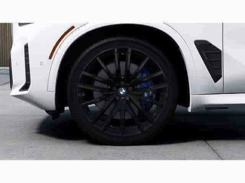 New 2026 BMW X5 M60i image 33