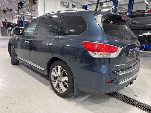 Used 2015 Nissan Pathfinder Platinum w/ Family Entertainment Package image 12