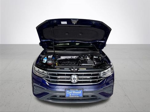 Certified 2024 Volkswagen Tiguan SE w/ Panoramic Sunroof Package AWD/4WD image 23