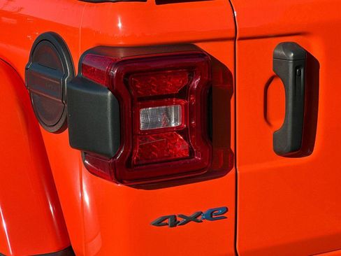 Used 2023 Jeep Wrangler Unlimited Rubicon 4xe image 33