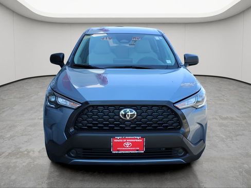 Used 2023 Toyota Corolla Cross L image 6