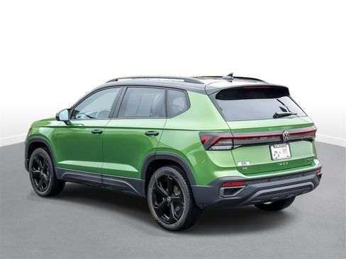 Used 2025 Volkswagen Taos SE image 6