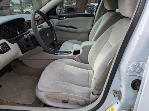 Used 2010 Chevrolet Impala LS FWD image 19