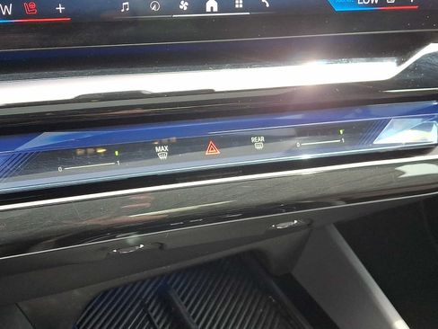 Used 2025 BMW i5 xDrive40 w/ Premium Package AWD/4WD image 17
