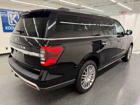 Used 2023 Ford Expedition Max Limited AWD/4WD image 2