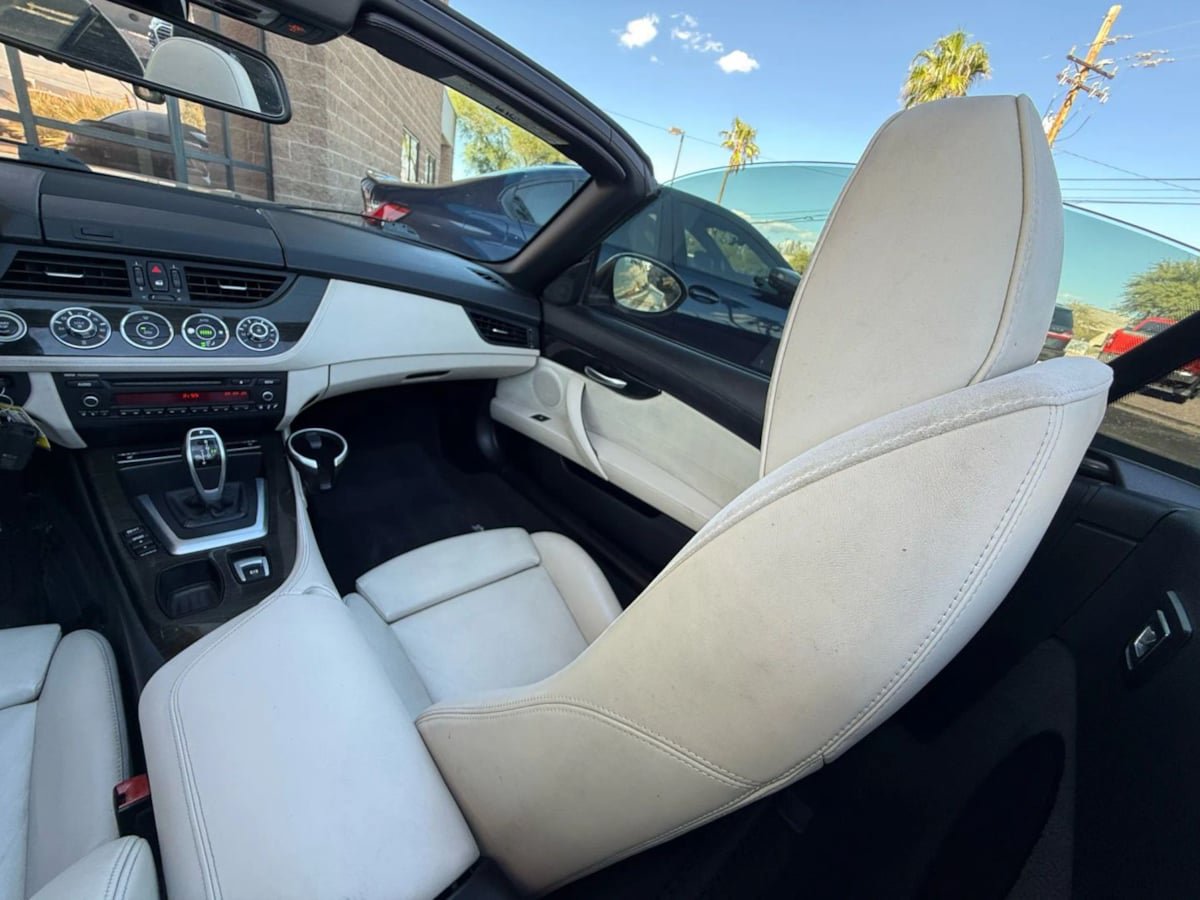 Used 2011 BMW Z4 sDrive35i RWD image 50