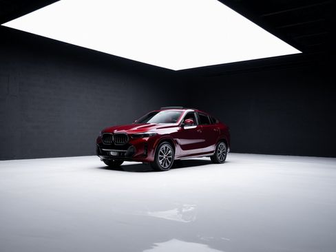 Used 2025 BMW X6 xDrive40i w/ Executive Package image 83