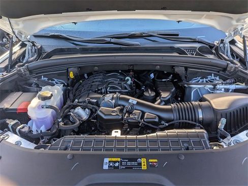 New 2025 Jeep Grand Cherokee Limited w/ Luxury Tech Group II image 33