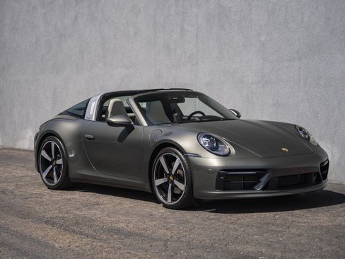 Used 2022 Porsche 911 Targa 4S AWD/4WD image 5