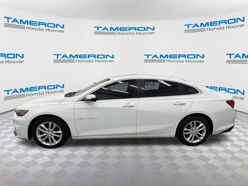 Used 2017 Chevrolet Malibu LT image 2