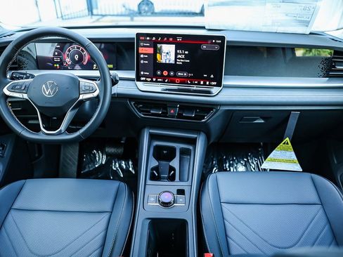 New 2026 Volkswagen Tiguan SE image 21