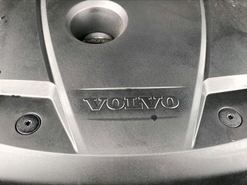 Used 2018 Volvo XC90 T5 Momentum w/ Convenience Package image 31