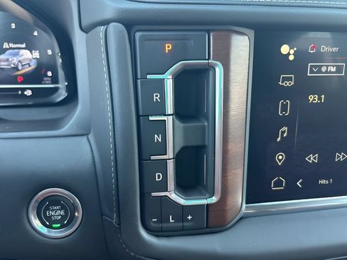 Used 2023 GMC Yukon Denali Ultimate AWD/4WD image 19