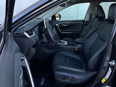 Used 2024 Toyota RAV4 XLE Premium image 10